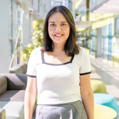 Vivian Lu Tan Headshot.